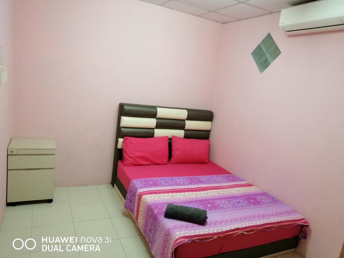 Layla Inn Batu Pahat Exteriér fotografie